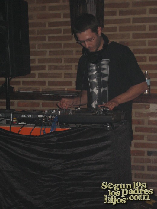 Mofeta One DJ - Concierto Pub Tuki - 12 mayo 2012 Mofeta One DJ - Concierto Pub Tuki - 12 mayo 2012
