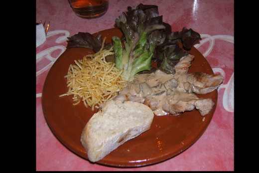 Tapa 8 - El Refugio - Dehesa y monte: medallón de solomillo con salsa cremosa de setas fTapa 8 - El Refugio - Dehesa y monte: medallón de solomillo con salsa cremosa de setas